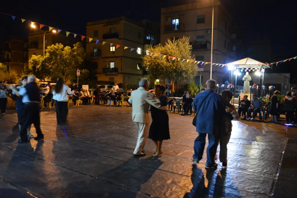 Nei centri anziani del Nord Est: briscola, ballo e bocce contro la solitudine