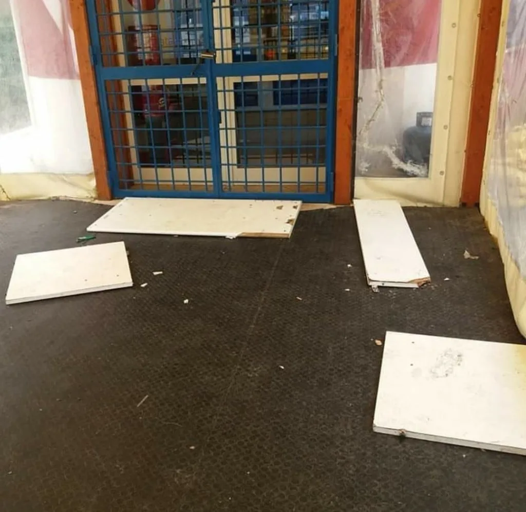 Tivoli, vandali nella notte a Campo Ripoli: distrutti alcuni ambienti - FOTO