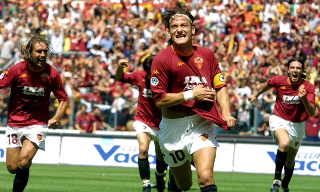 Roma, 19 anni fa il terzo scudetto: la società lo celebra con un video