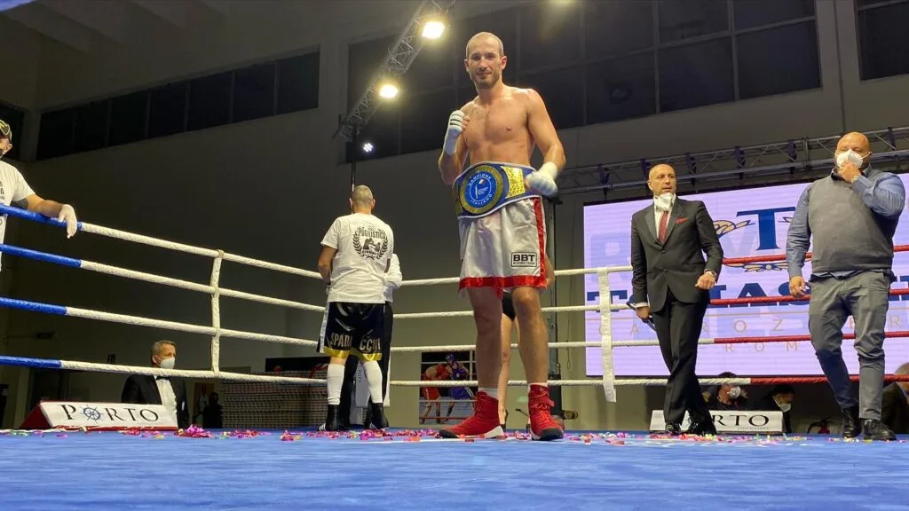 Pugilato, Sperandio รจ campione italiano: vince il titolo dei mediomassimi