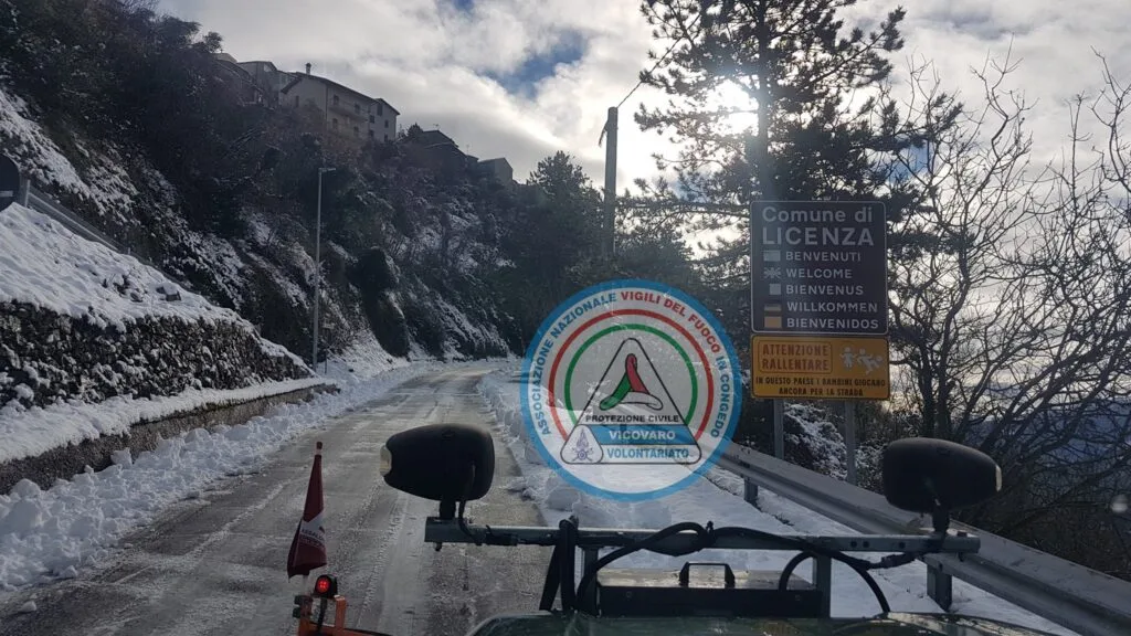 Protezione civile soccorre bus del Cotral Civitella di Licenza