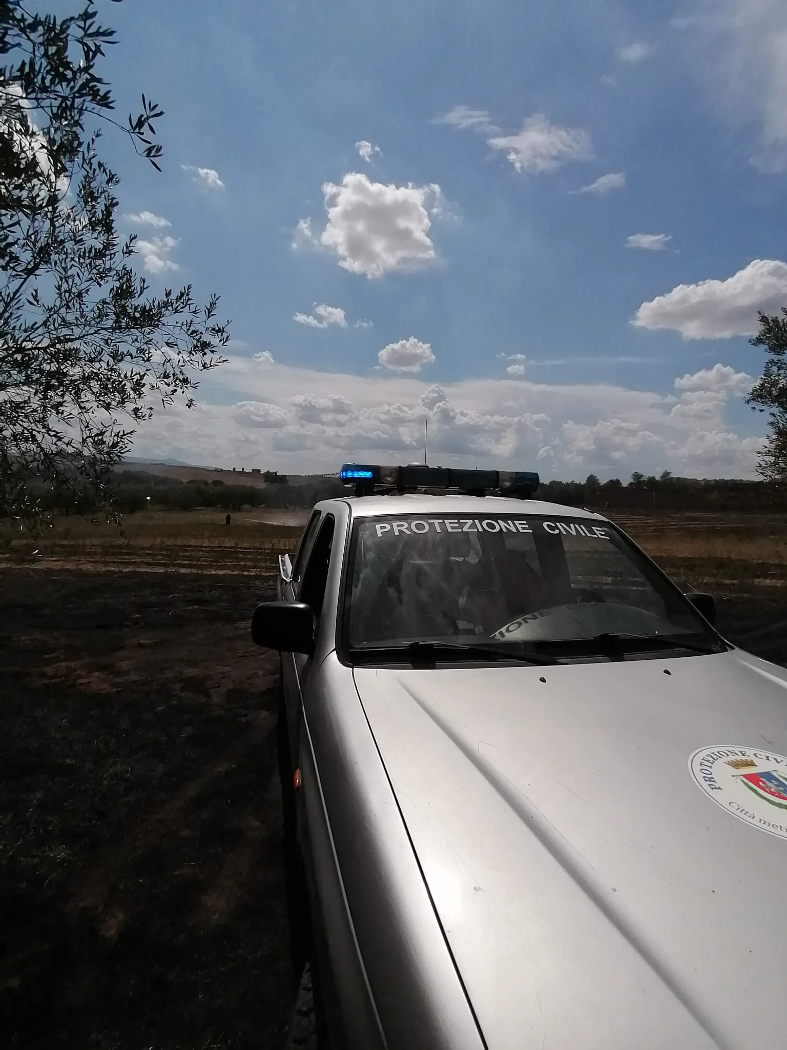 Incendio a via di Formello, sul posto NVG, VVA e vigili del fuoco