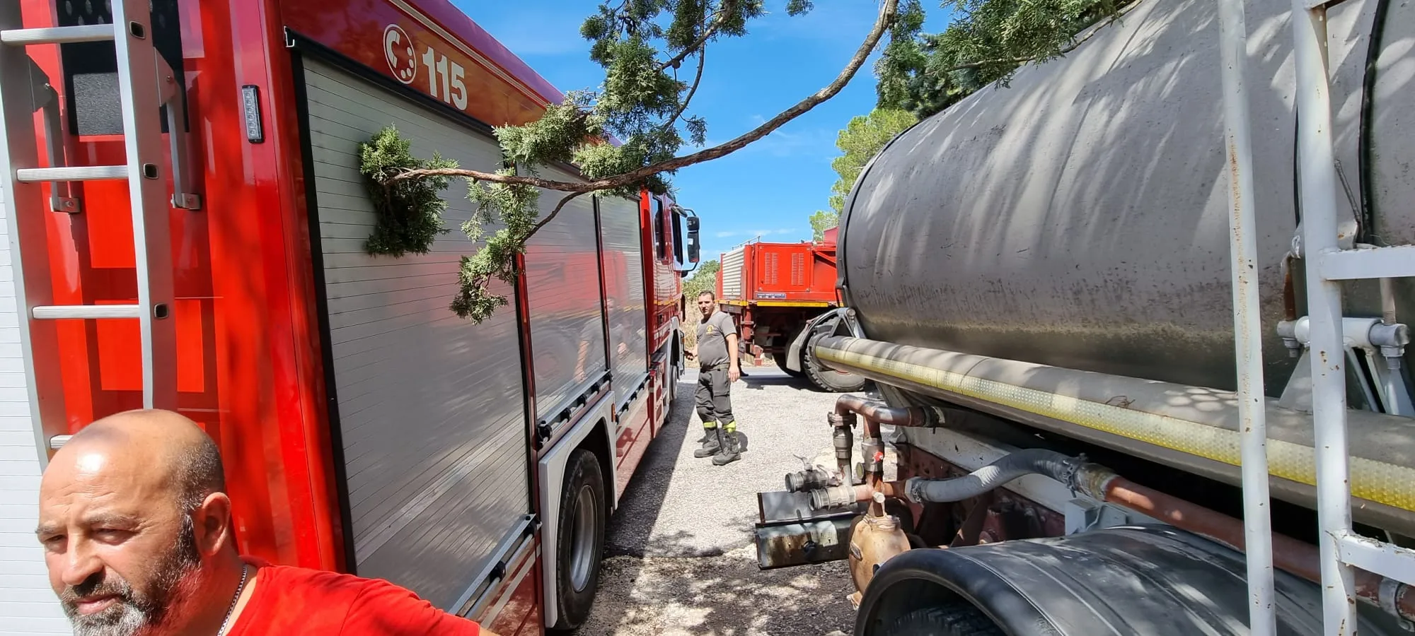 Incendio a via di Formello, sul posto NVG, VVA e vigili del fuoco