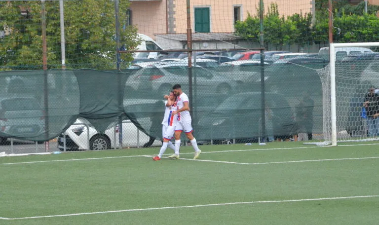 La festa dopo il primo gol del Real Monterotondo Scalo