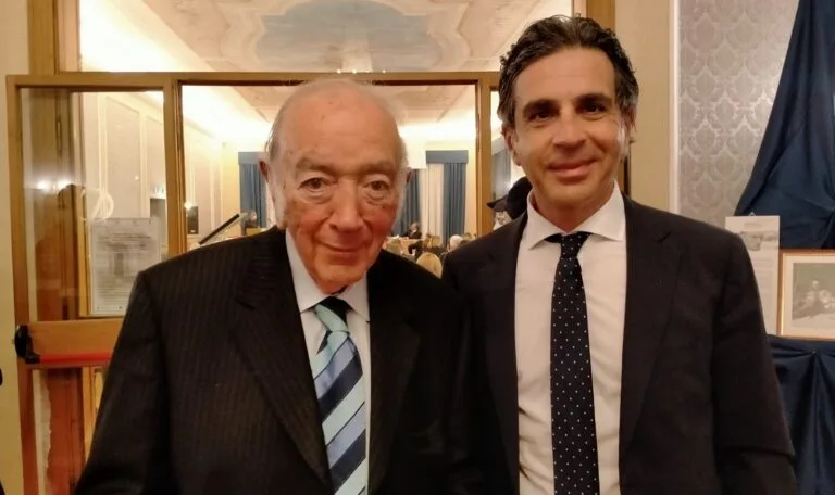Da sinistra, Tullio Orati, l'avvocato più anziano del Foro di Tivoli, insieme all'avvocato Lamberto De Angelis, membro del Coa di Tivoli