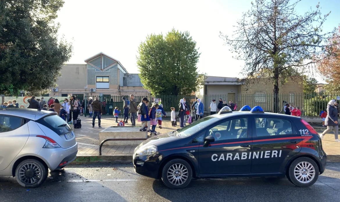 Ladri nella scuola di Villalba di Guidonia