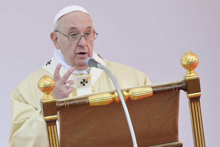Nella prima omelia del 2024 il Papa segna l’identità tra Dio e la figura della donna
