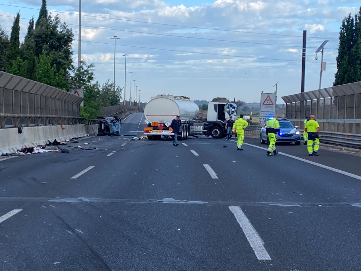 Scontro tra auto e cisterna sul Gra, morto un camionista - Tiburno Tv