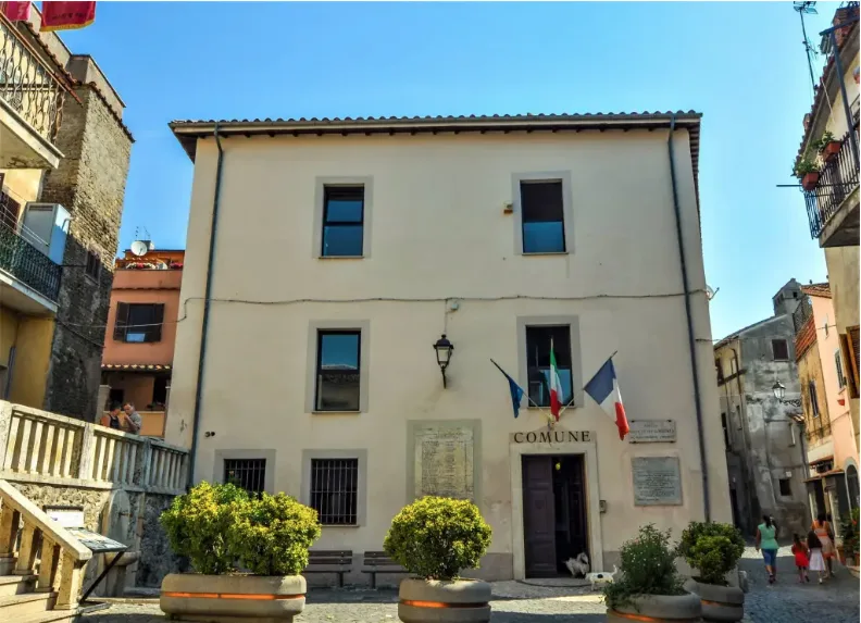 VICOVARO - Luce e gas non pagati: 92 mila euro di debiti fuori Bilancio