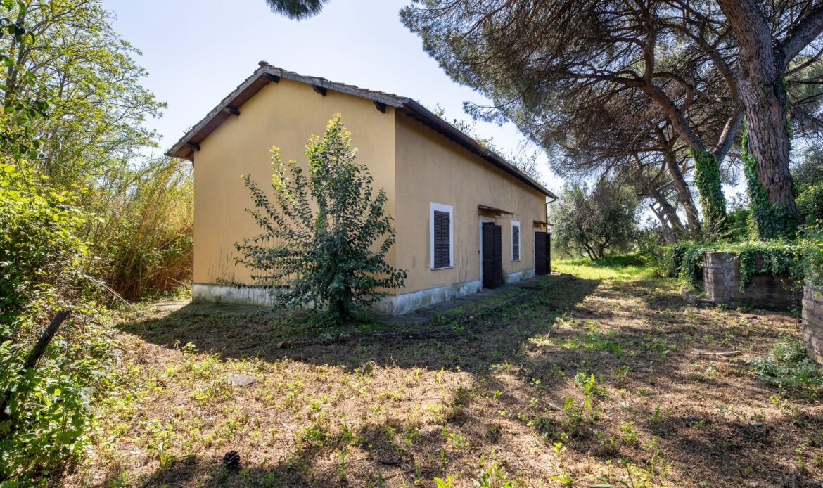 T702 | Villa in Vendita | Bufalotta € 300.000