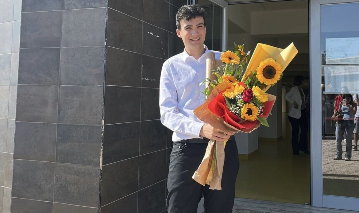 GUIDONIA - Francesco Gatto si diploma con lode