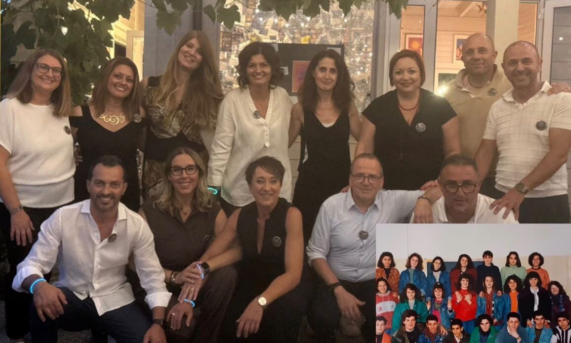 GUIDONIA – Maturità 30 anni dopo: i ragazzi della quinta T dell'Istituto Pisano fanno festa