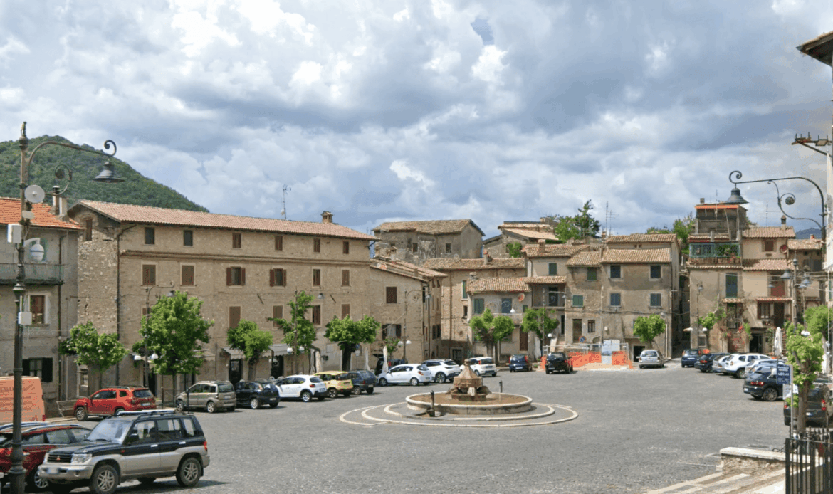 ANTICOLI CORRADO - “Io, paziente oncologica pestata a pugni e calci da tre donne in piazza”