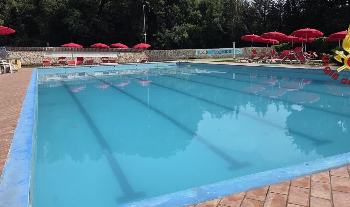 MENTANA - Malori in piscina per esalazioni di cloro: 5 bambini intossicati, uno in codice rosso