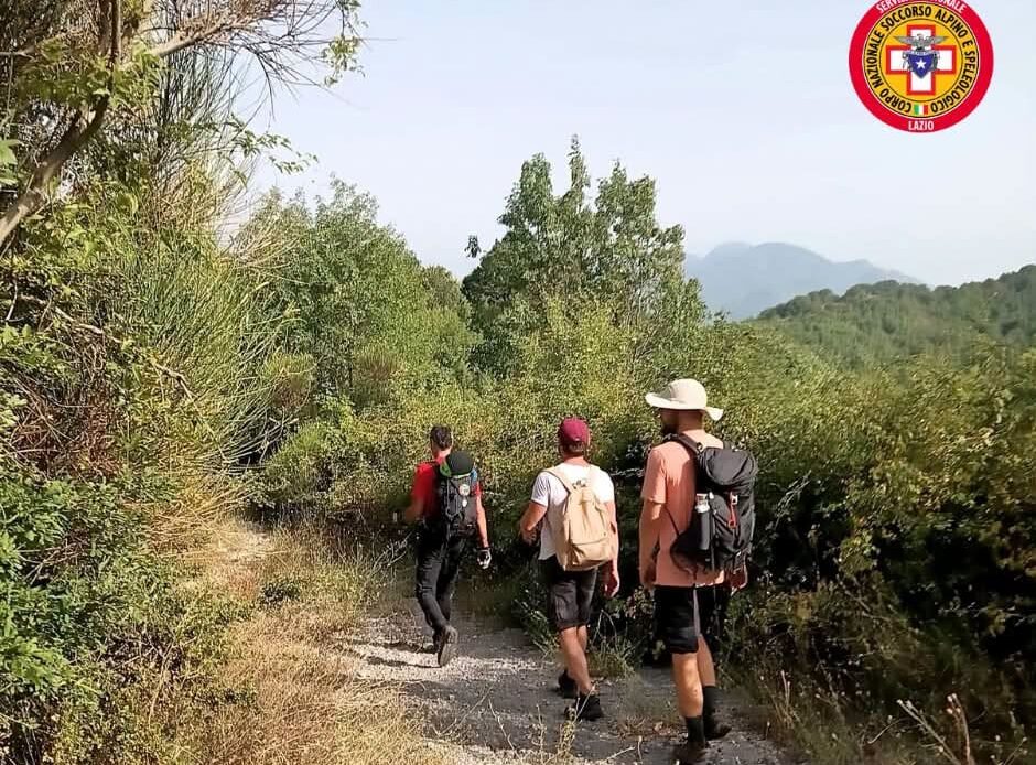 LICENZA - Smarriti in un'area impervia, escursionisti recuperati dal Soccorso Alpino