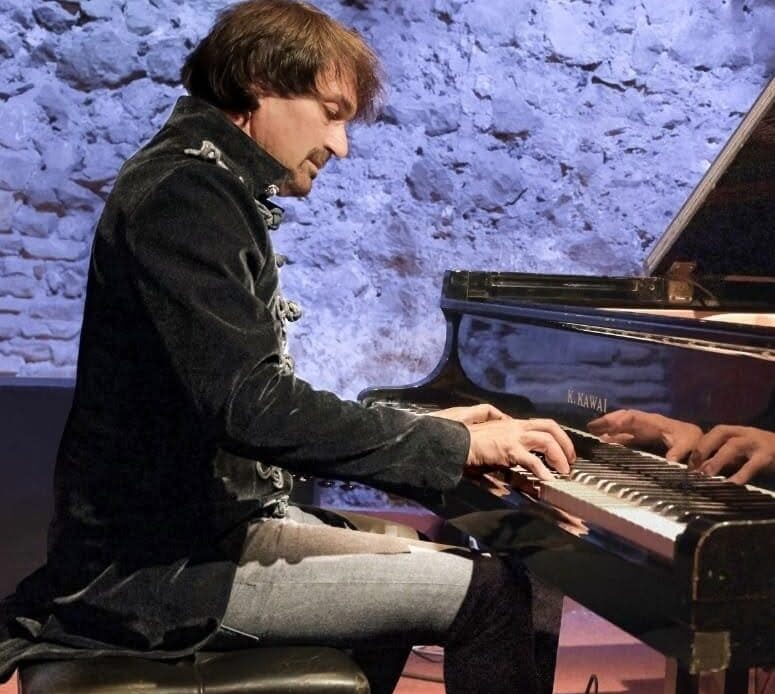 MONTEROTONDO - Il Maestro Vito Vignola presenta