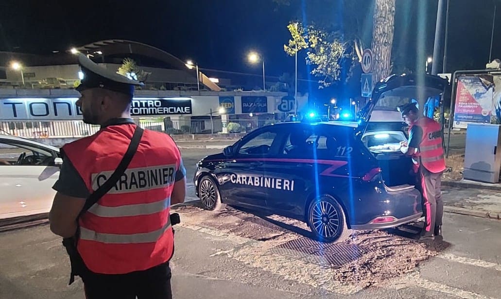 MONTEROTONDO – Controlli a tappeto: pusher denunciati, assuntori segnalati e minimarket multati