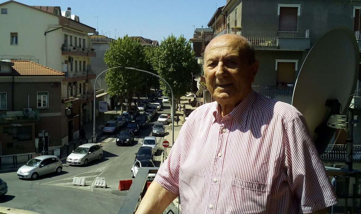 GUIDONIA - La rotatoria davanti alla ex stazione intitolata ad Antonio Muratore