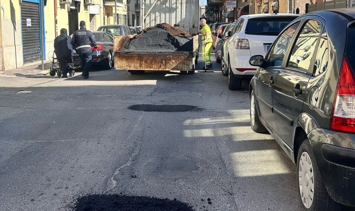 GUIDONIA - Buche, appalto da un milione di euro assegnato col 43% di ribasso