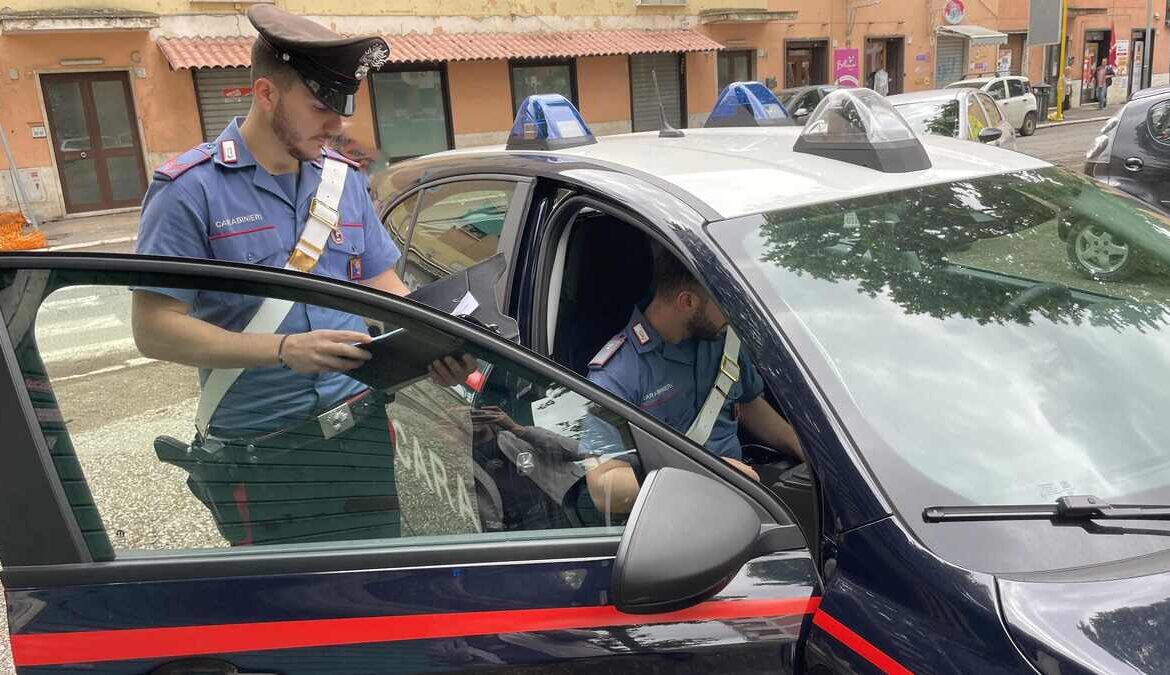 ROMA - Aggredisce l’ex compagna sotto casa