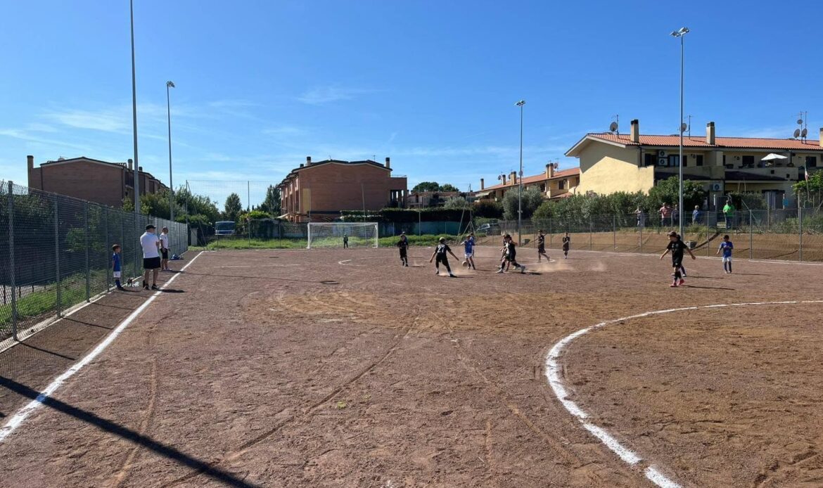 FIANO ROMANO - Campo di calciotto in erba sintetica: via ai lavori da 51 mila euro