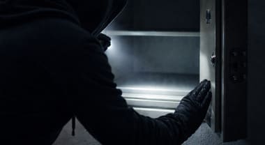 TIVOLI - Legata, imbavagliata e rapinata in casa: paura a Braschi
