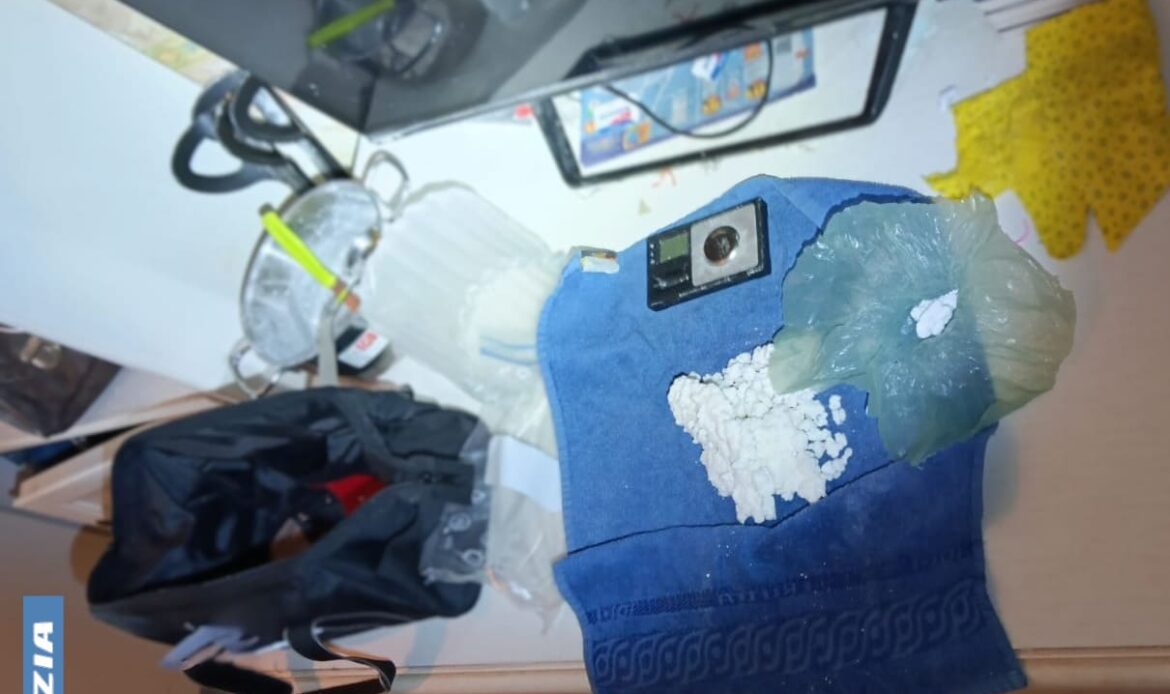 TIVOLI - Scambio di droga in diretta: così la Polizia ha sequestrato 4 etti di crack