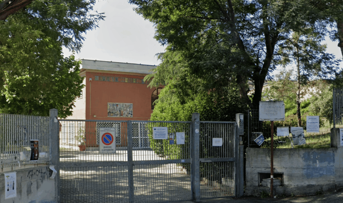 GUIDONIA - Scuola media chiusa per black out elettrico