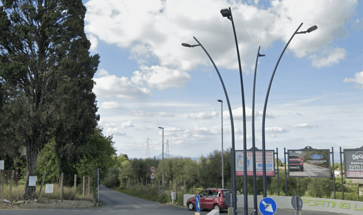 MENTANA - Tpl, i bus Astral fermano in via dei Cannetacci