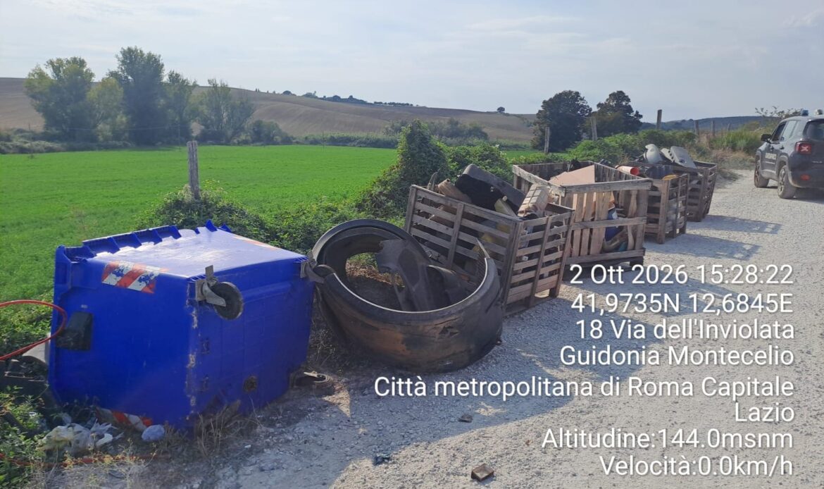 GUIDONIA - Pezzi di carrozzeria dei tir abbandonati nel Parco dell’Inviolata