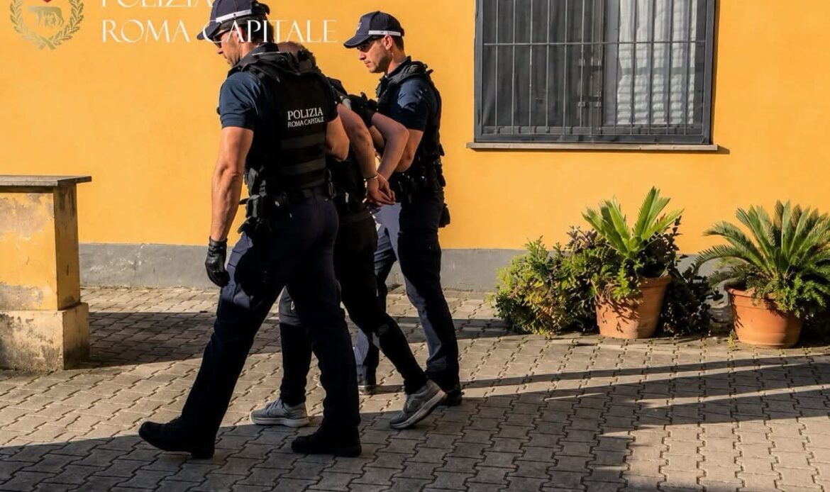 ROMA EST - Rubano il rame e fuggono contromano: rom bloccati dalla Polizia Locale