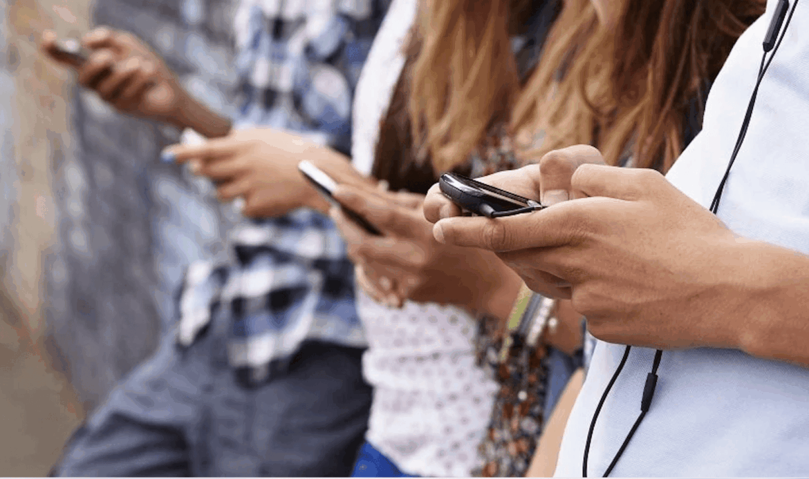 MENTANA - Gli effetti dei Social Media sugli adolescenti