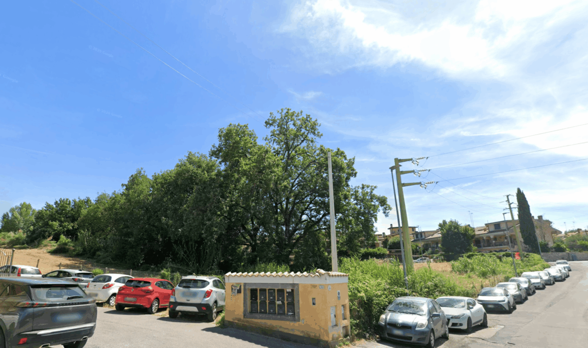 GUIDONIA - “Urbanistica se po’ fà”: al posto di 10 querce spuntano 4 ville